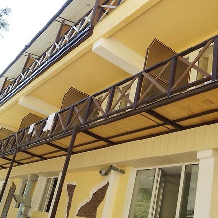 Pitsunda Hotel מראה חיצוני תמונה
