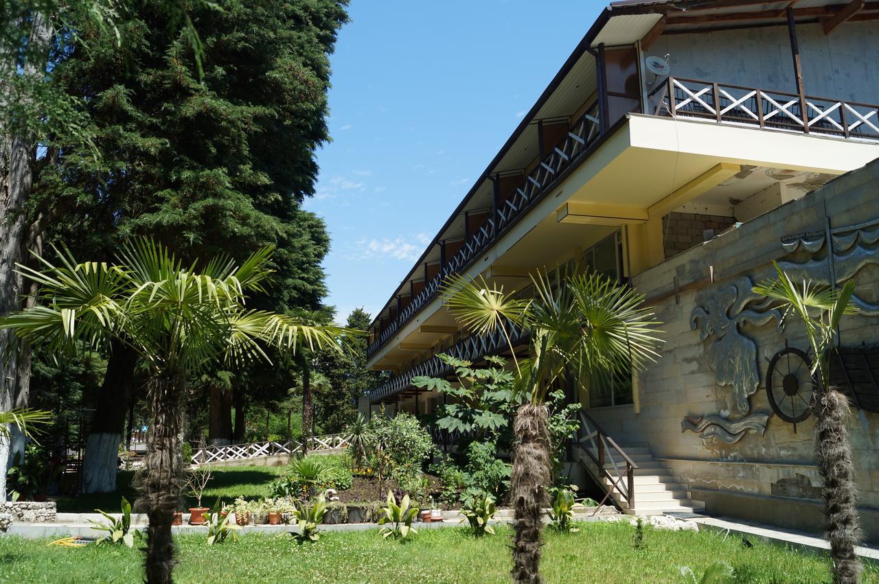 Pitsunda Hotel מראה חיצוני תמונה