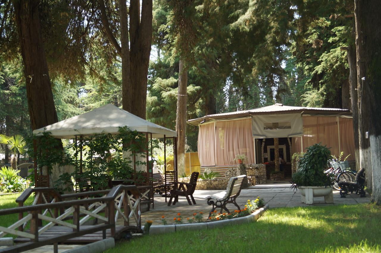 Pitsunda Hotel מראה חיצוני תמונה