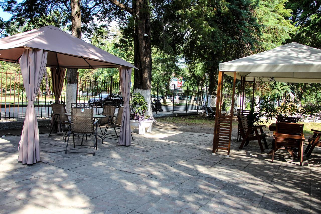 Pitsunda Hotel מראה חיצוני תמונה