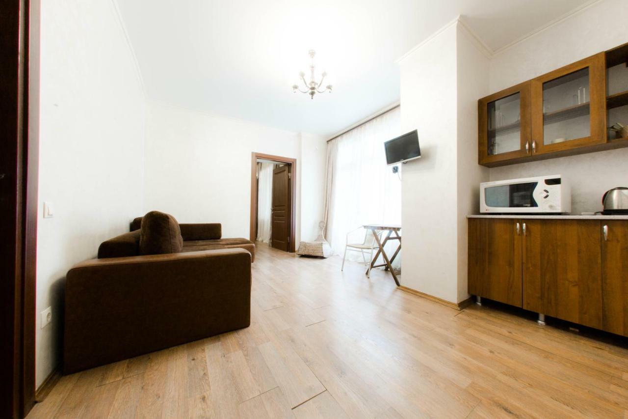 Pitsunda Hotel מראה חיצוני תמונה