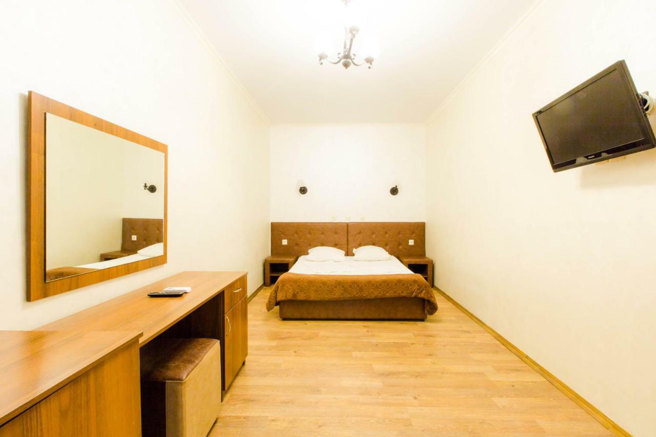 Pitsunda Hotel מראה חיצוני תמונה