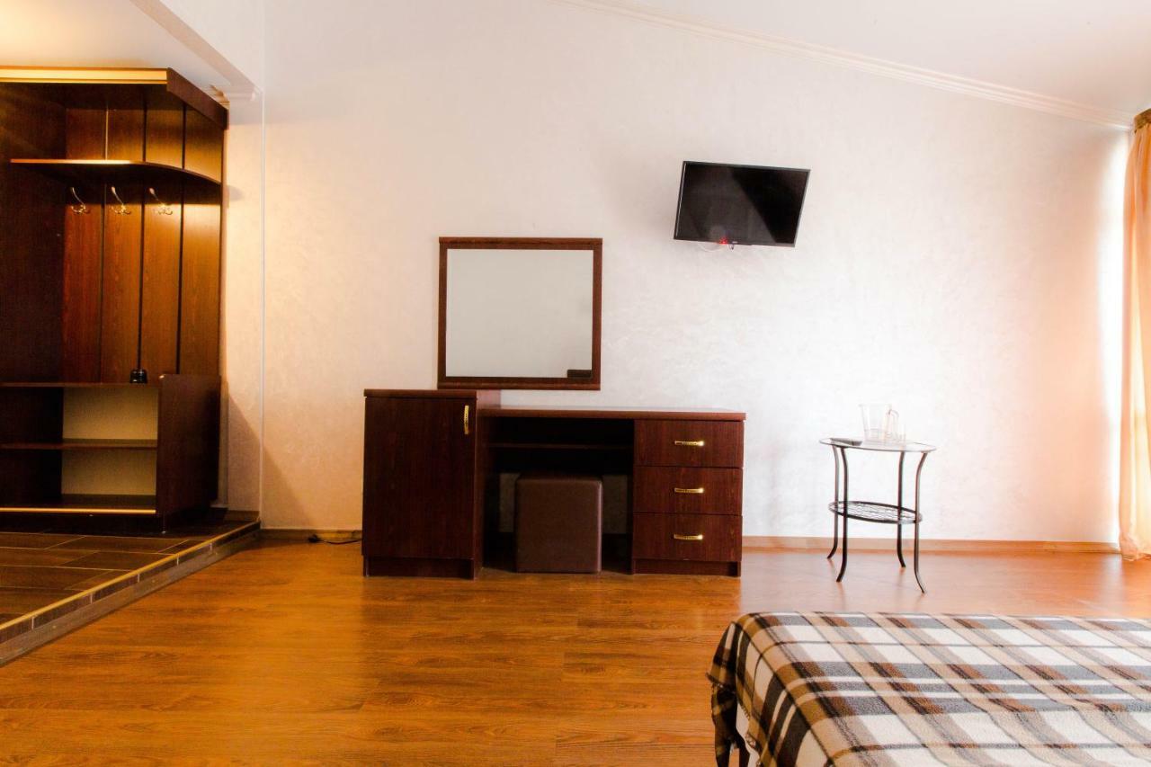 Pitsunda Hotel מראה חיצוני תמונה