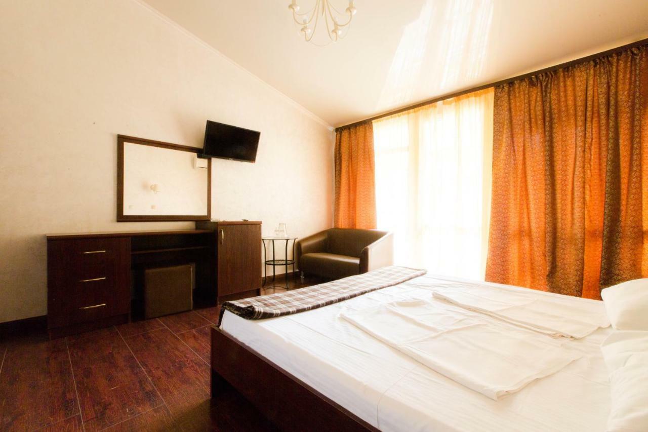 Pitsunda Hotel מראה חיצוני תמונה