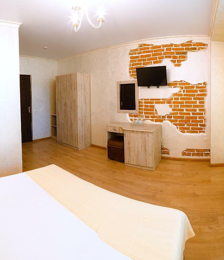 Pitsunda Hotel מראה חיצוני תמונה