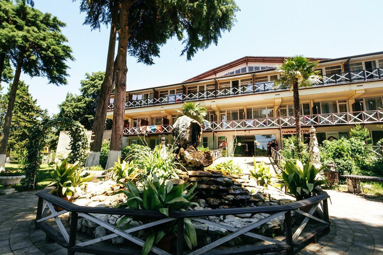 Pitsunda Hotel מראה חיצוני תמונה